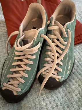 Scarpa Mojito, a women’s versatile "lifestyle" shoe